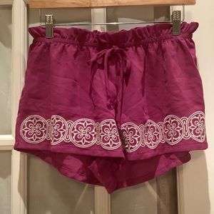 Kohl’s About A Girl junior’s pink and white patterned linen shorts XS